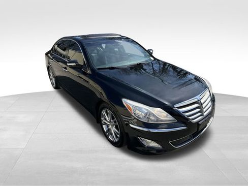 Used 2013 Hyundai Genesis 3.8 w/ Technology Pkg image 8