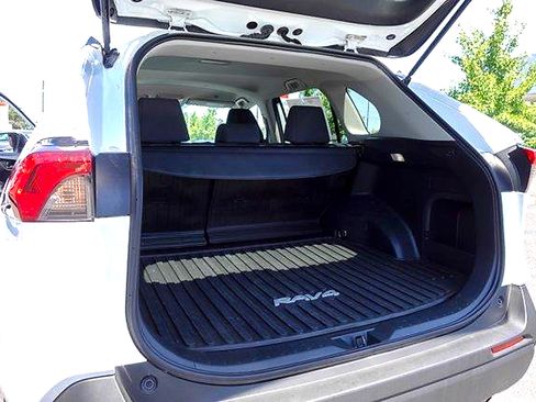 Certified 2024 Toyota RAV4 LE AWD/4WD image 23