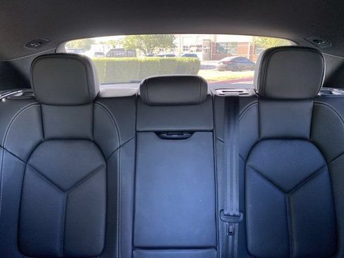 Used 2025 Porsche Macan AWD/4WD image 30