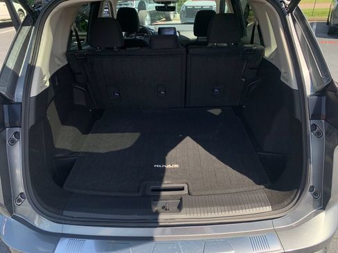 Used 2025 Nissan Rogue SV FWD image 23