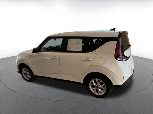 Used 2025 Kia Soul LX w/ LX Technology Package image 10