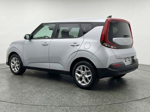 Used 2025 Kia Soul LX w/ LX Technology Package image 6