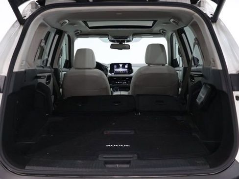 Used 2023 Nissan Rogue SL w/ SL Premium Package image 33