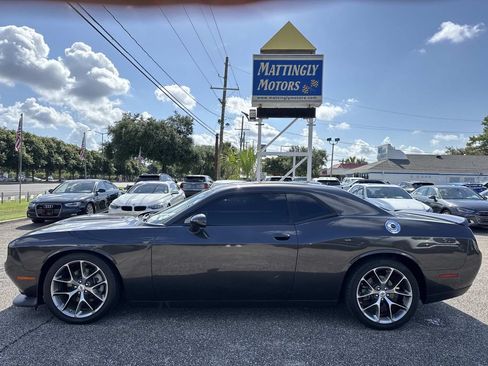 Used 2022 Dodge Challenger GT RWD image 4