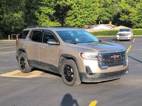 Used 2022 GMC Acadia AT4 w/ Technology Package AWD/4WD image 9