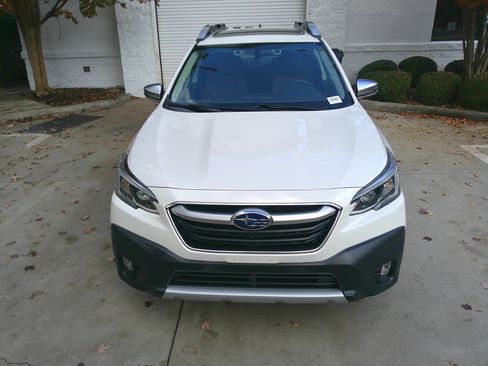 Used 2022 Subaru Outback Touring XT image 3