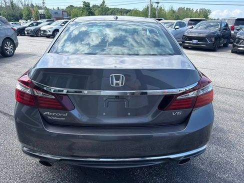 Used 2017 Honda Accord EX-L image 6