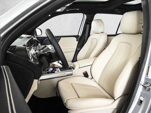 New 2026 Mercedes-Benz GLB 250 4MATIC image 18