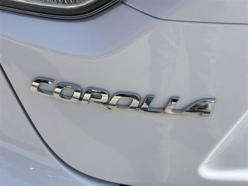 Used 2025 Toyota Corolla LE image 12
