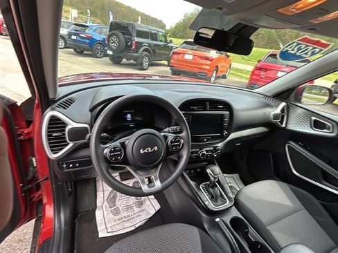 Used 2024 Kia Soul LX w/ Option Group 015 FWD image 22