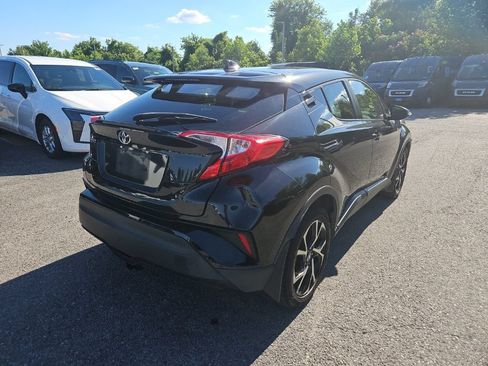 Used 2021 Toyota C-HR XLE FWD image 7