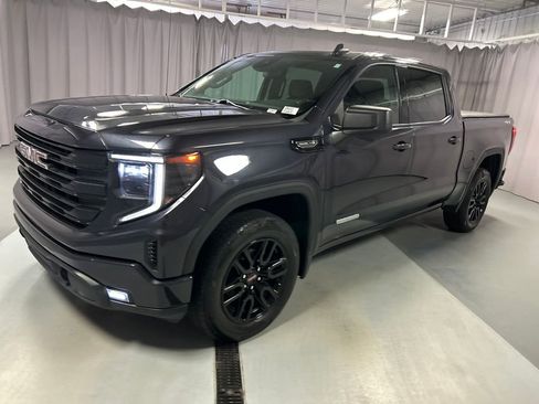 Used 2022 GMC Sierra 1500 Elevation image 3