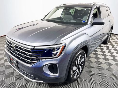 Used 2024 Volkswagen Atlas SEL AWD/4WD image 3