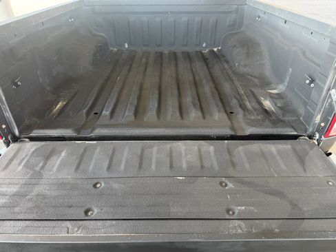 Used 2016 Nissan Frontier SV w/ Moonroof Package AWD/4WD image 13