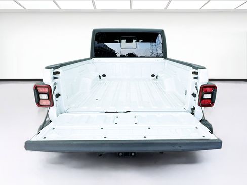 Used 2020 Jeep Gladiator Rubicon image 18