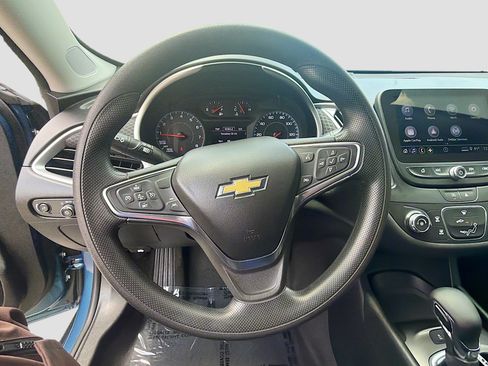 Used 2025 Chevrolet Malibu LS FWD image 10