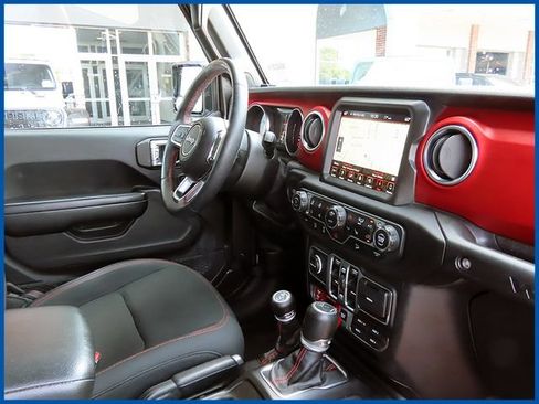 Certified 2018 Jeep Wrangler Unlimited Rubicon AWD/4WD image 8
