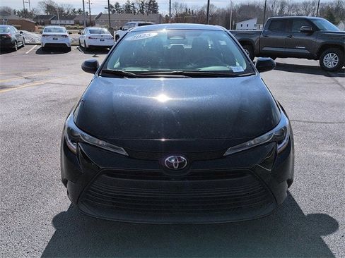 Certified 2025 Toyota Corolla LE image 2