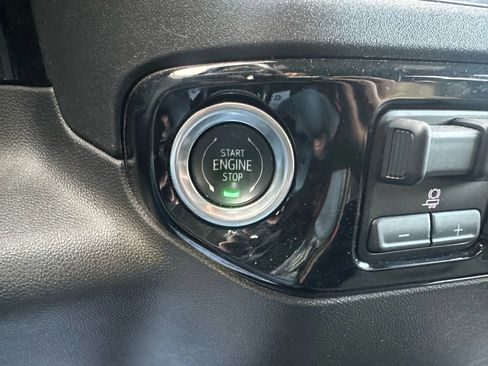 Used 2025 Chevrolet Silverado 1500 LT image 16