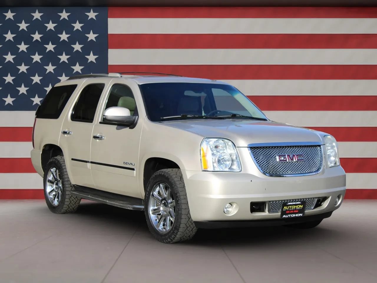 Used 2013 GMC Yukon Denali AWD/4WD image 4