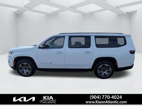 Used 2024 Jeep Wagoneer L Series II RWD image 6