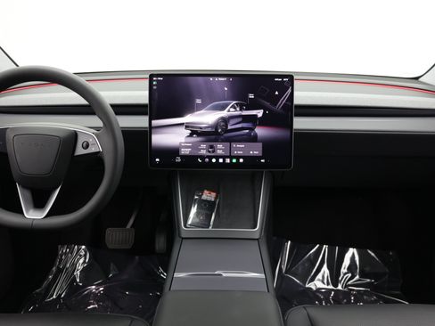 Used 2026 Tesla Model Y AWD image 32