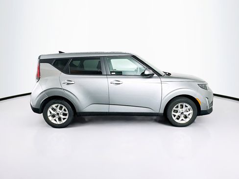Used 2025 Kia Soul LX w/ LX Technology Package FWD image 10