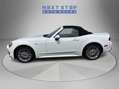 Used 2017 FIAT 124 Spider Classica RWD image 4