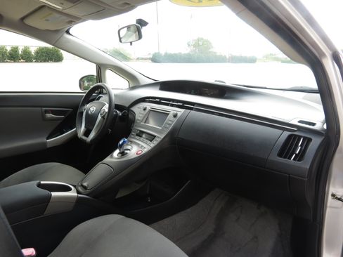 Used 2013 Toyota Prius Two FWD image 29