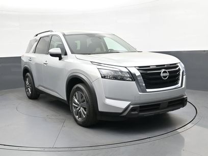 Used 2025 Nissan Pathfinder SV