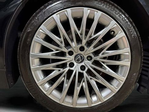 Used 2024 Lexus LS 500 AWD w/ Interior Upgrade Package image 34