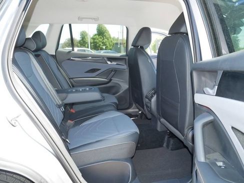 Certified 2025 Volkswagen Tiguan SE AWD/4WD image 19