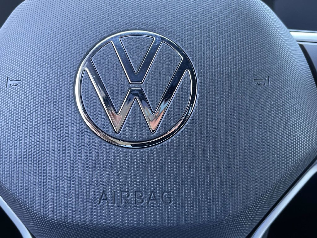 Certified 2026 Volkswagen Taos SE FWD image 24