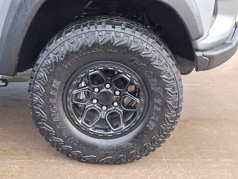 Used 2024 Chevrolet Colorado ZR2 w/ ZR2 Bison Edition image 8