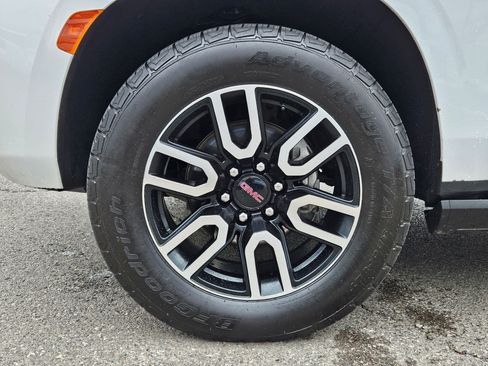 Used 2022 GMC Yukon AT4 image 11