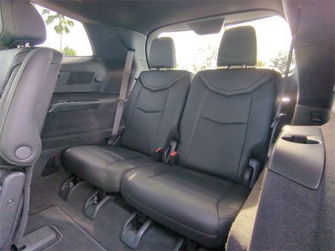 Used 2025 Cadillac XT6 Premium Luxury w/ Technology Package image 16