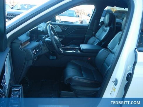 Used 2025 Lincoln Aviator Black Label w/ Jet Appearance Package image 24