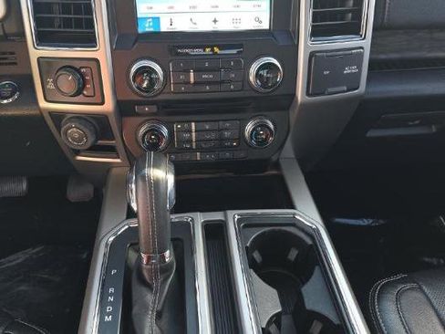 Used 2018 Ford F150 Lariat w/ Equipment Group 502A Luxury image 9