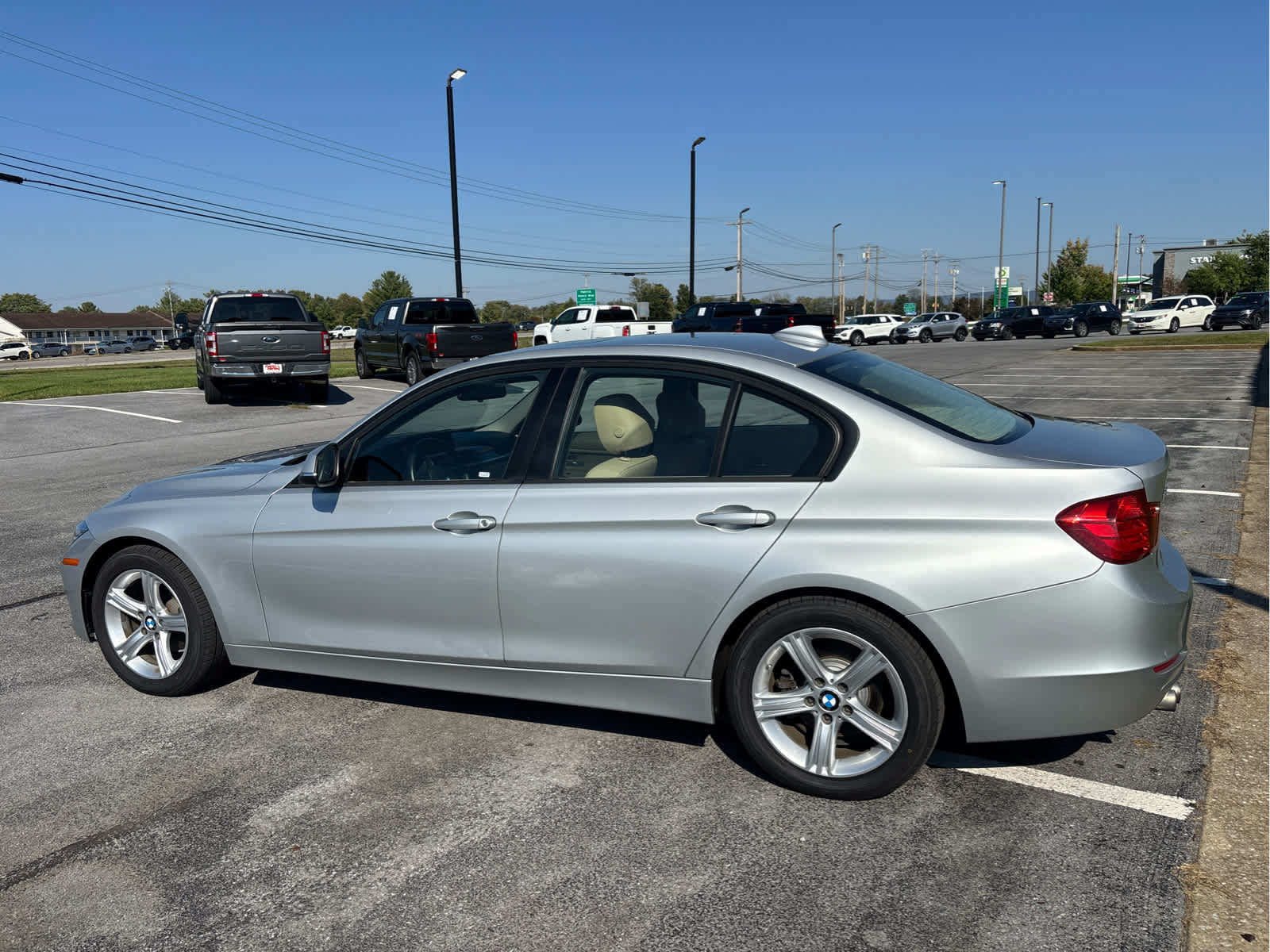 Used 2013 BMW 328i xDrive Sedan AWD/4WD image 4