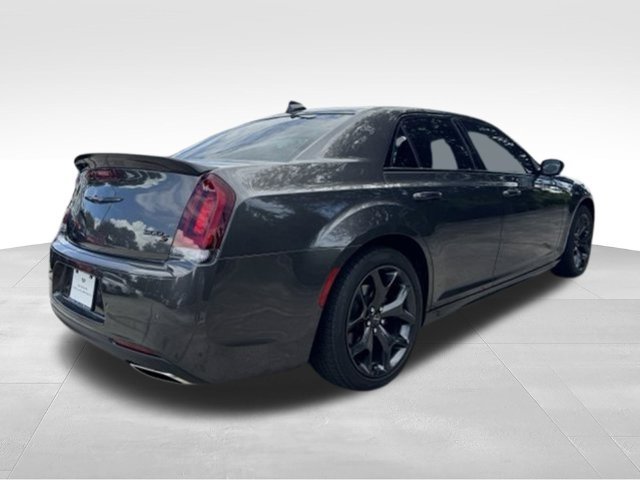 Used 2023 Chrysler 300 S w/ Comfort Group RWD image 6