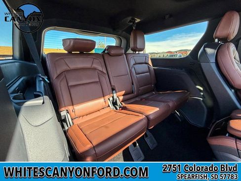New 2026 Lincoln Navigator L Reserve AWD/4WD image 14
