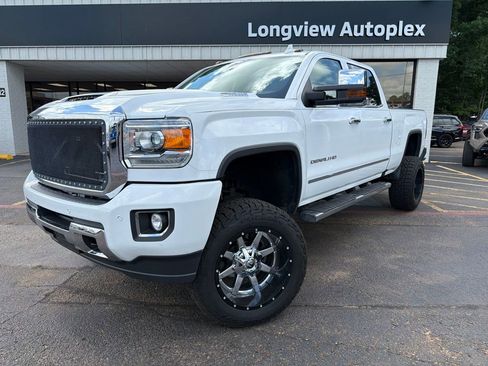 Used 2017 GMC Sierra 2500 Denali w/ Duramax Plus Package AWD/4WD image 1