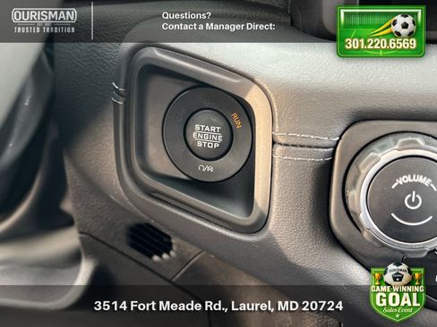 Used 2024 Jeep Wrangler Unlimited Sahara AWD/4WD image 27