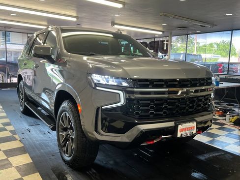 Used 2021 Chevrolet Tahoe Z71 w/ Luxury Package AWD/4WD image 1