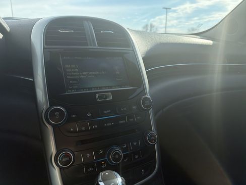 Used 2014 Chevrolet Malibu LT image 4