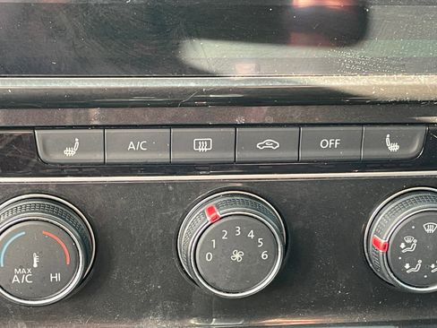 Used 2019 Volkswagen Golf SE w/ Driver Assistance Package image 13