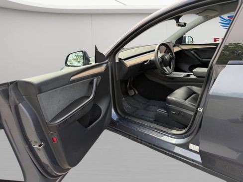 Used 2023 Tesla Model Y Long Range AWD/4WD image 14