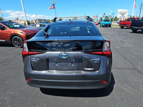 Used 2022 Toyota Prius XLE w/ Advanced Technology Package AWD/4WD image 4