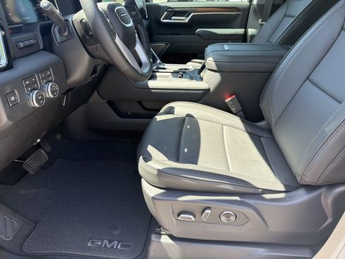 New 2026 GMC Sierra 2500 Denali w/ Denali Reserve Package AWD/4WD image 10