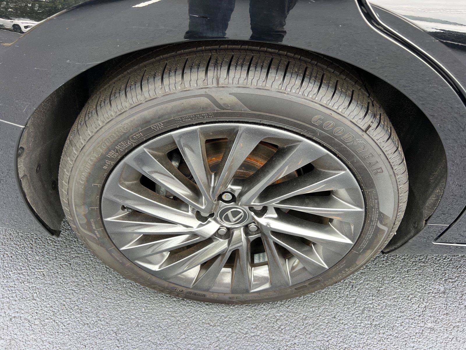 Certified 2024 Lexus ES 350 w/ Technology Package FWD image 17